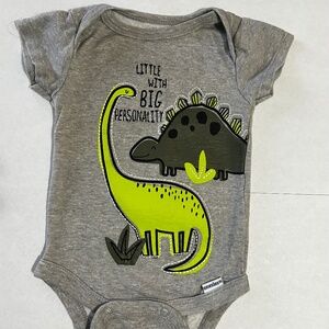 ⭐️$2 when bundled⭐️ 0-3M Gerber Green & Gray Dinosaur Onesie